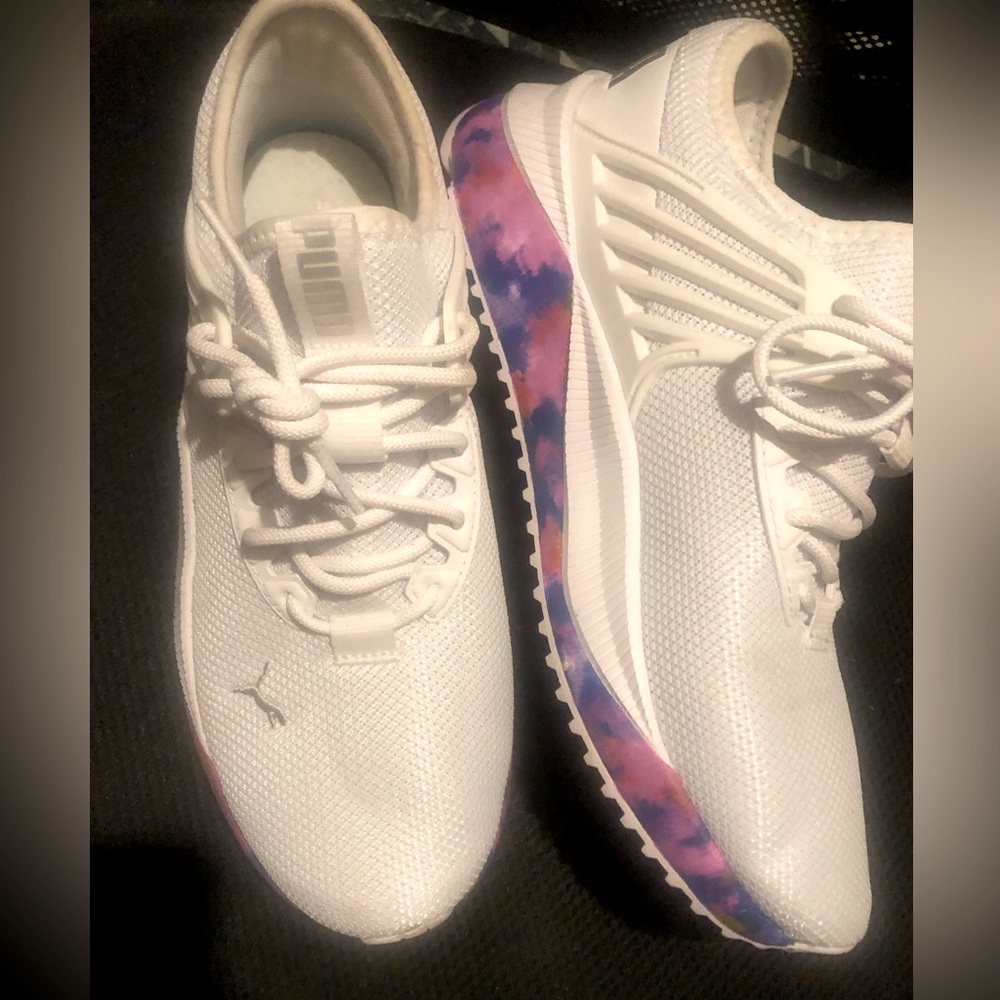 Women’s puma size 10
